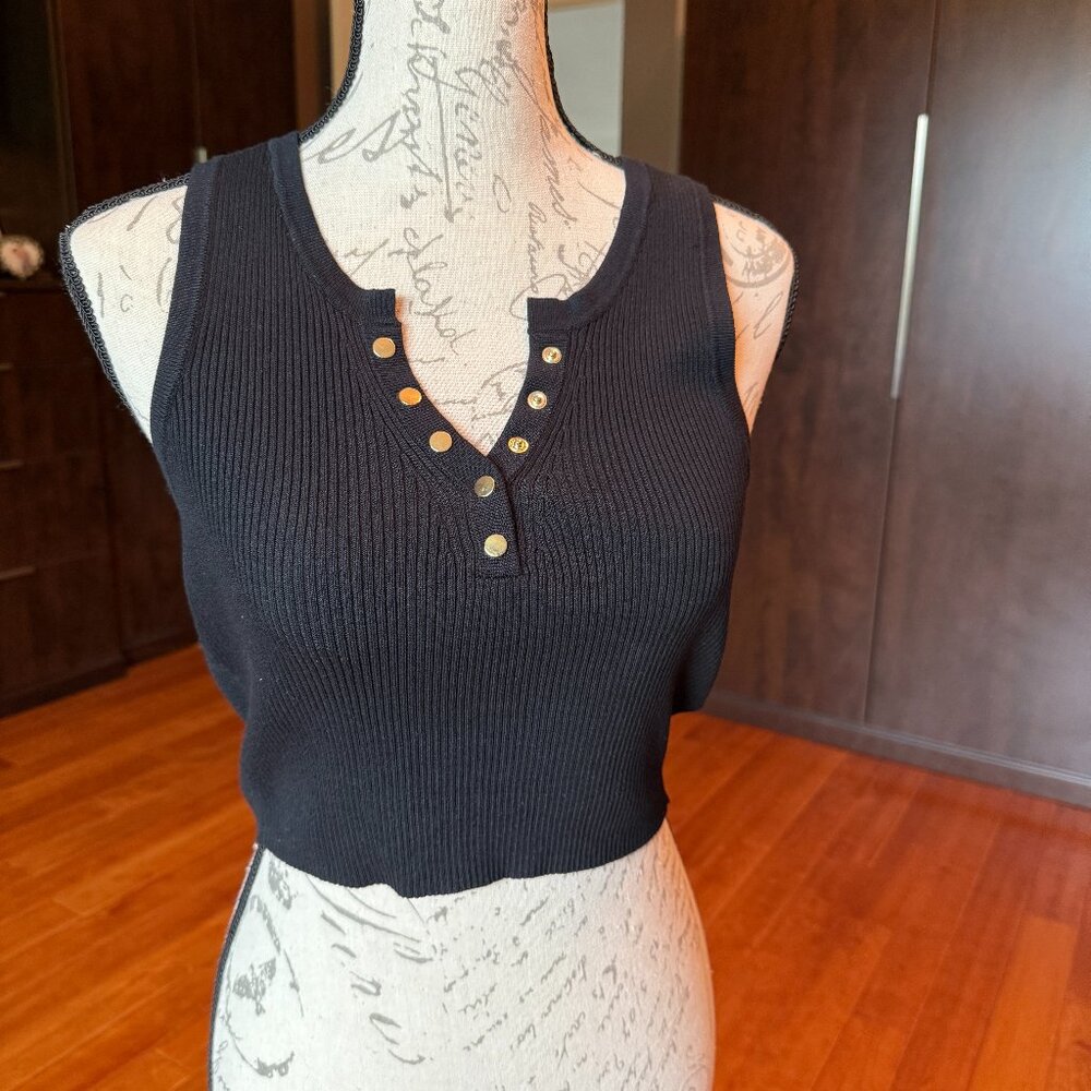 Ribbed Cropped Button Tank